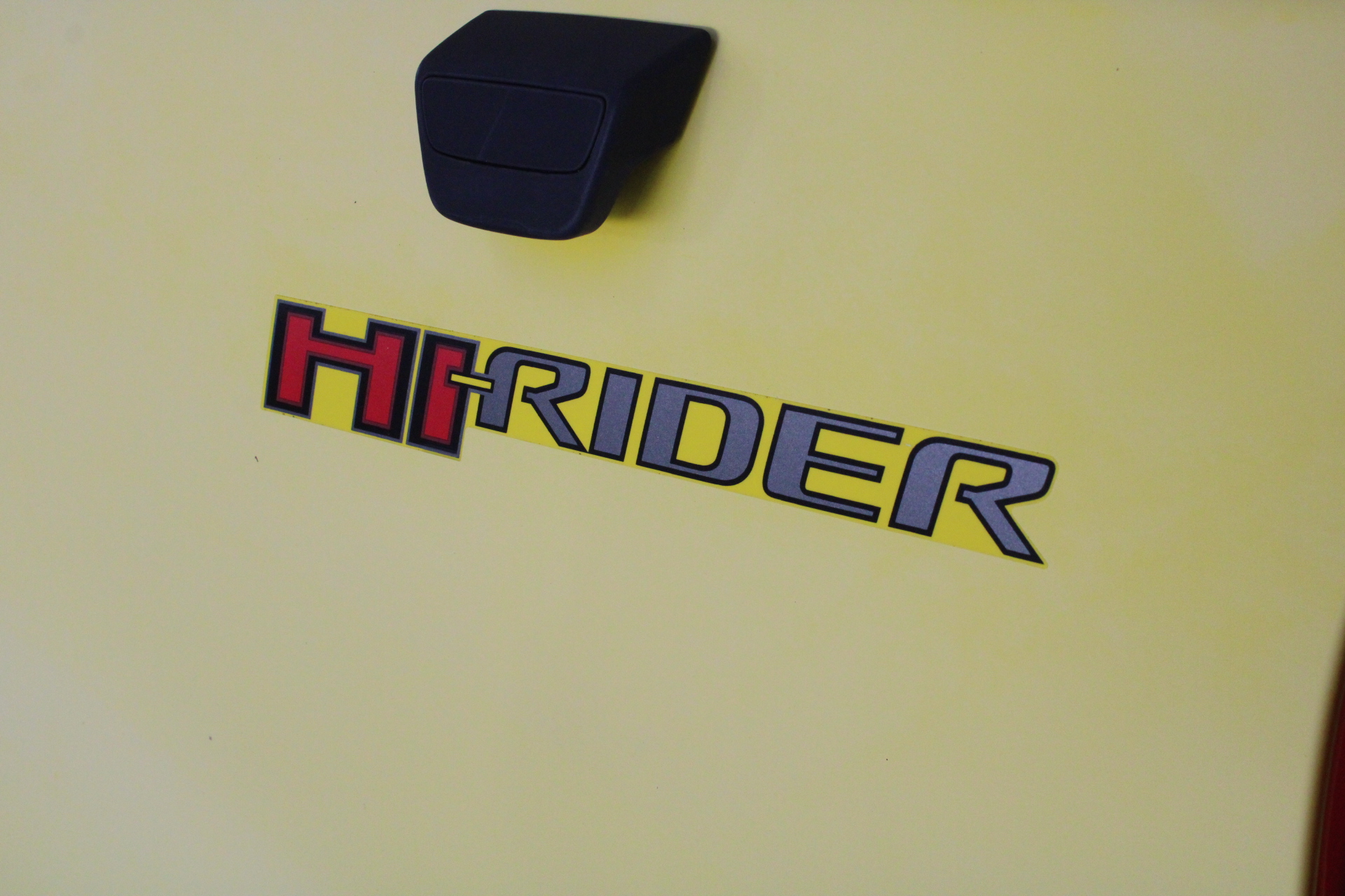 1/10 Oz 999.5 Silver Red Kangaroo & Joey 2025 Australian Bullio