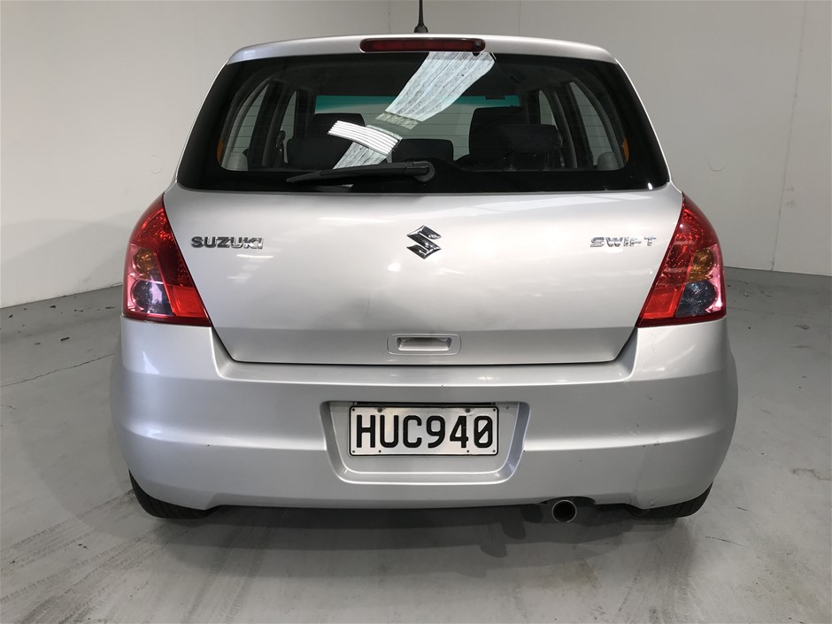 Designer Teardrop Earrings in Silver