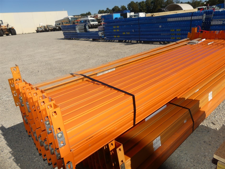 RAZER Ornata V3 - Low Profile Ergonomic Gaming Keyboard (US Layout) - Black