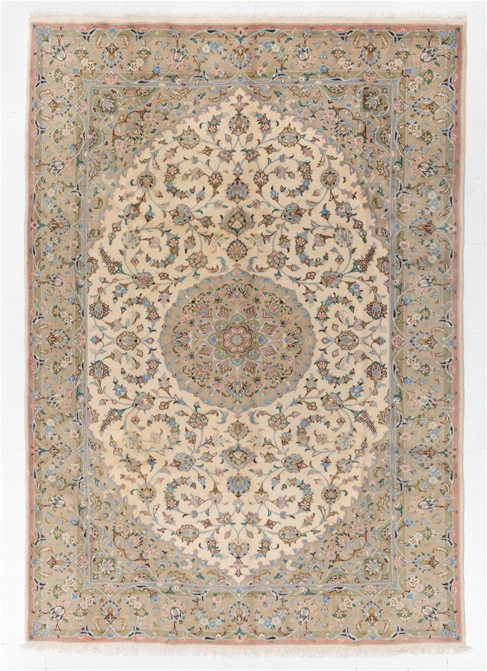 2022 Queen Elizabeth Platinum Jubilee Gold plated Medallion