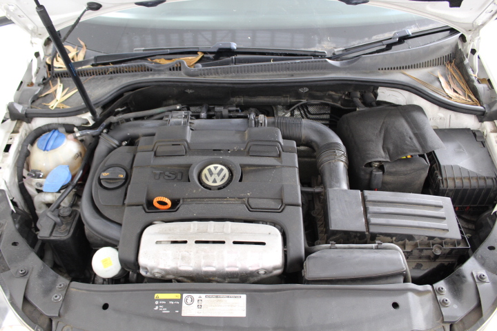 Wolf Blass Yellow Label Pinot Noir (6x 750mL). SA