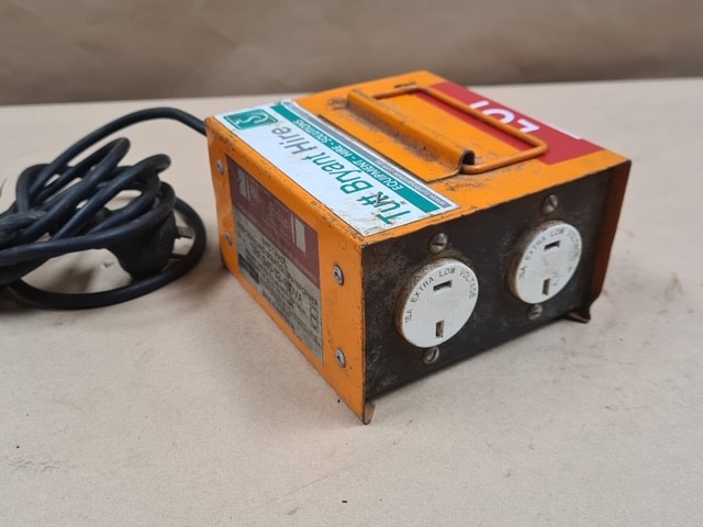 Lindeman's Early Harvest Crisp Dry White (6x 750mL).