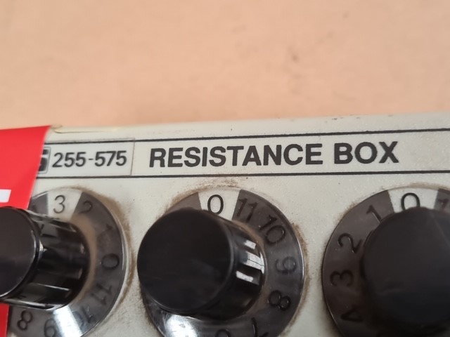 Wolf Blass Red Label Chardonnay (6x 750mL).