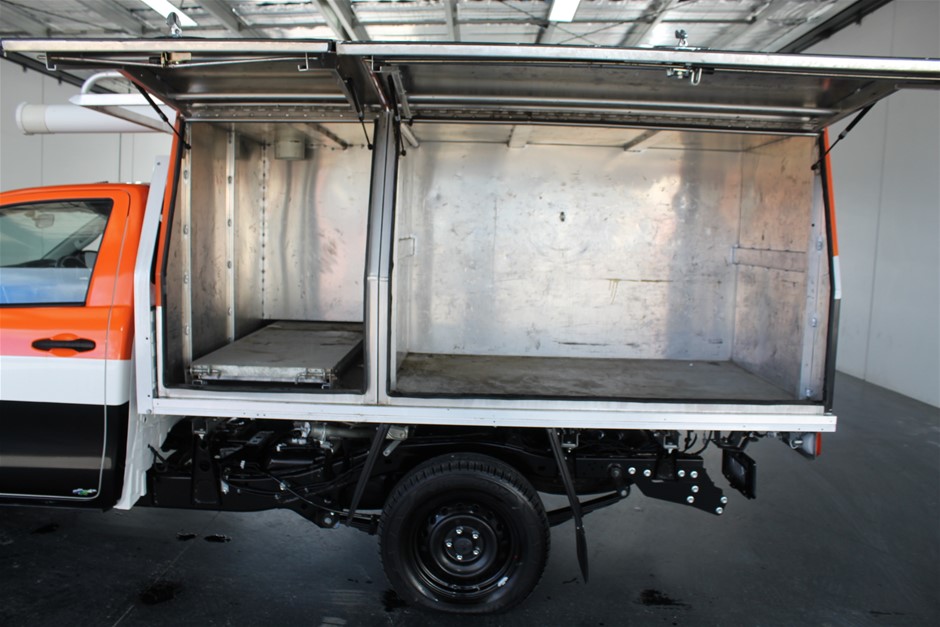 Wolf Blass Yellow Label Chardonnay (6x 750mL). SA