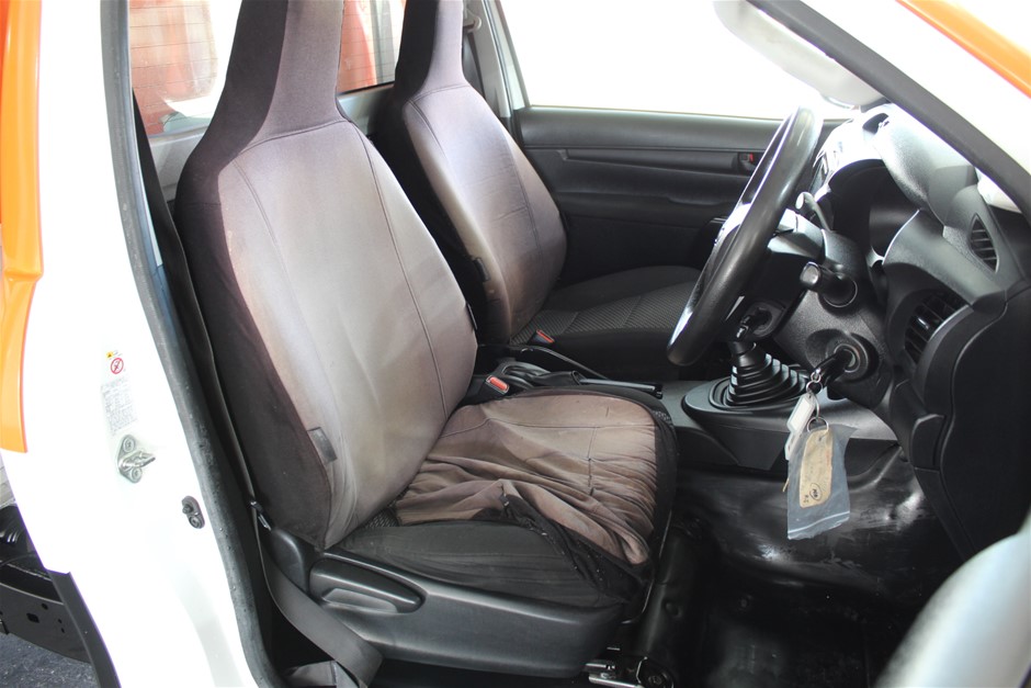 Wolf Blass Yellow Label Pinot Noir (6x 750mL). SA