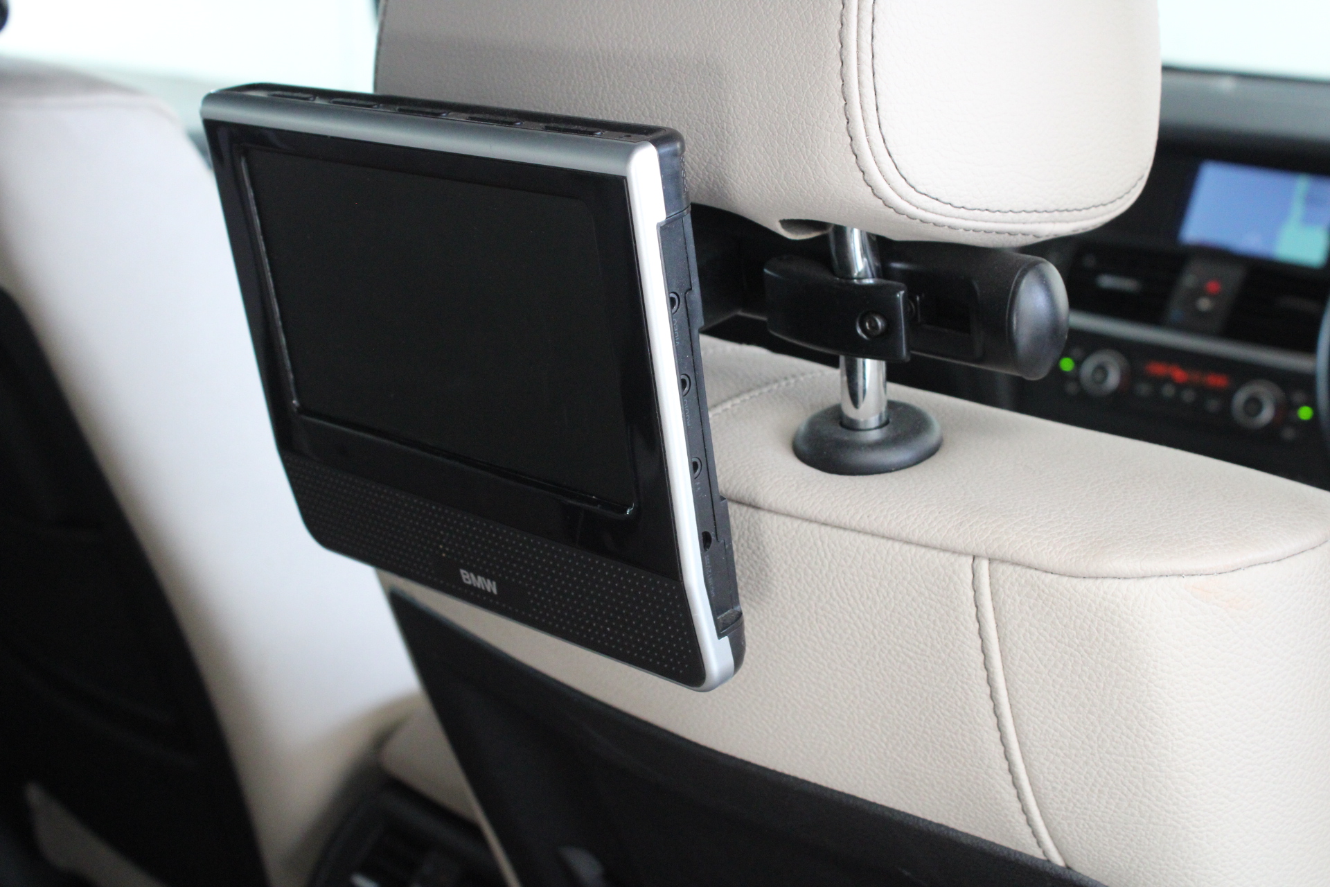 Sacred Hill Shiraz Cabernet (12x 750mL). NSW.