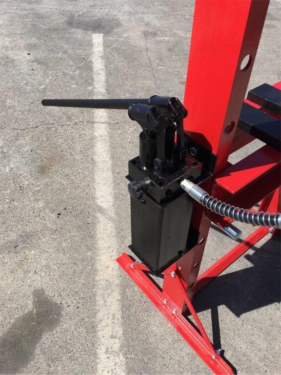 By The Vineyard Mixed Pack Pinot Grigio & Cab Merlot (12x 750mL). SEA.