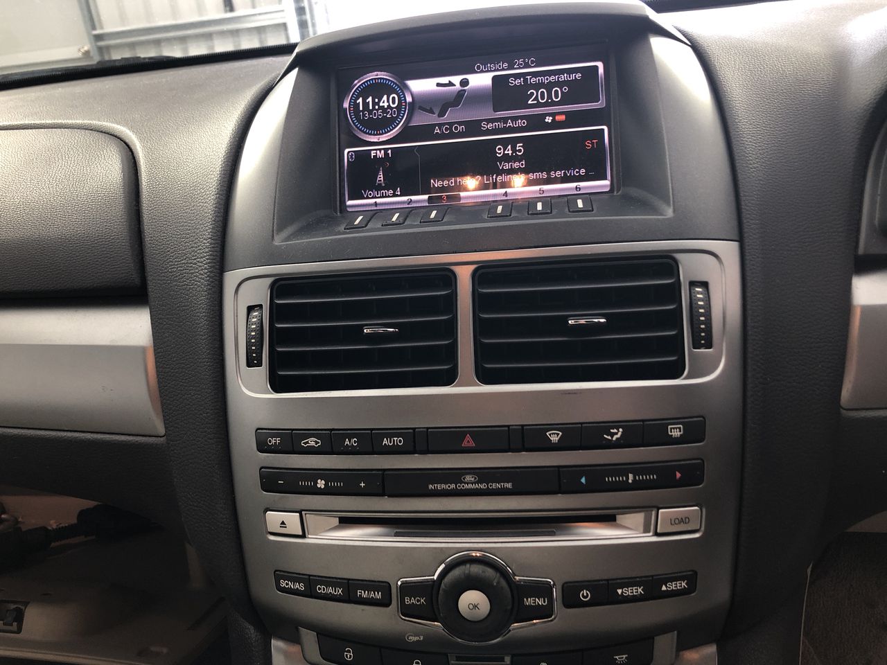 Lindeman's Early Harvest Crisp Chardonnay (6x 750mL).