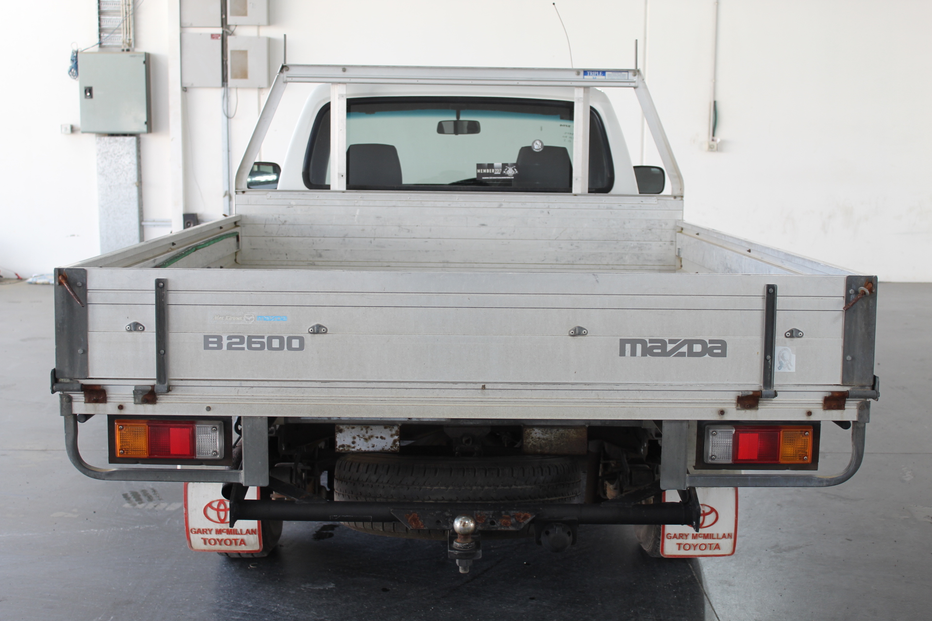 Lindeman's Early Harvest Crisp Chardonnay (6x 750mL).