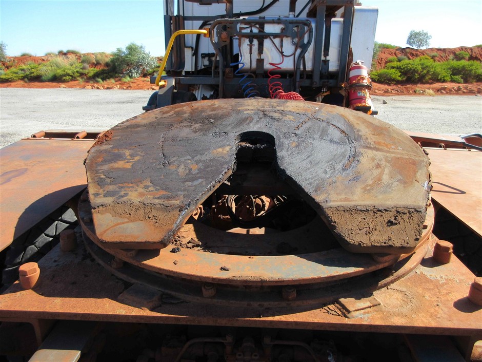 Set of 2 x 8ft Wrought Iron Style Gates (Unused)