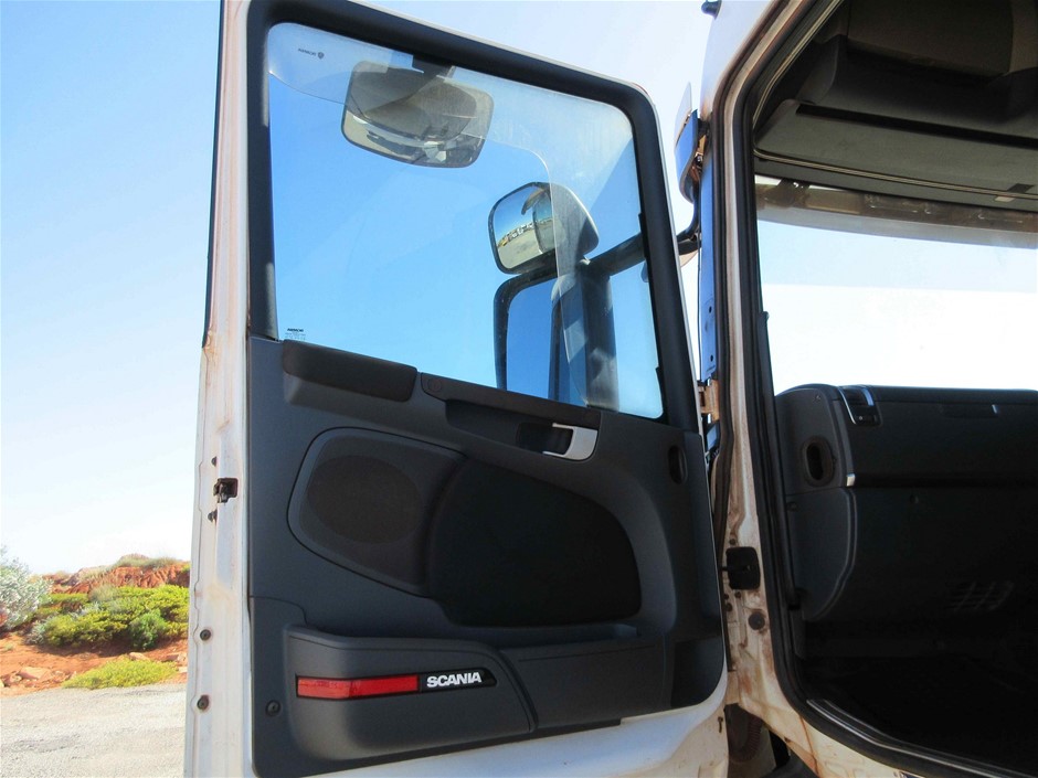 Quantity of 50 1800mm Star Pickets (Unused)