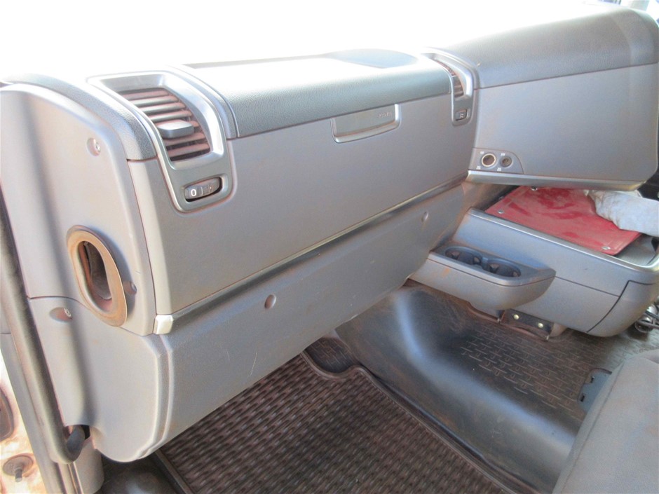 Quantity of 100 1650mm Star Pickets(Unused)