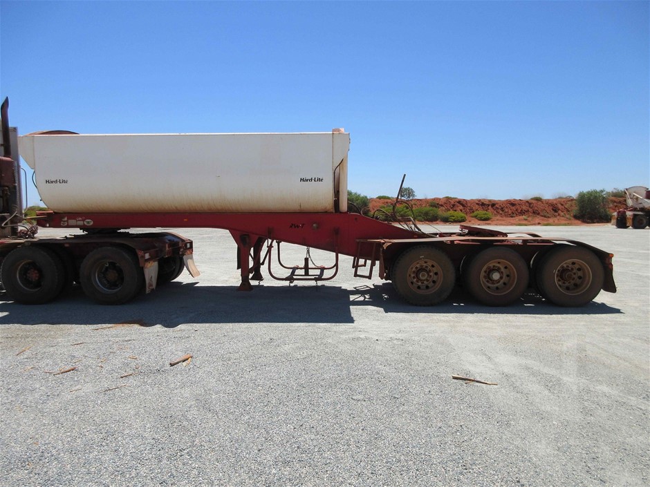 Dual Ram Hydraulic Grapple Attachment (Unused),