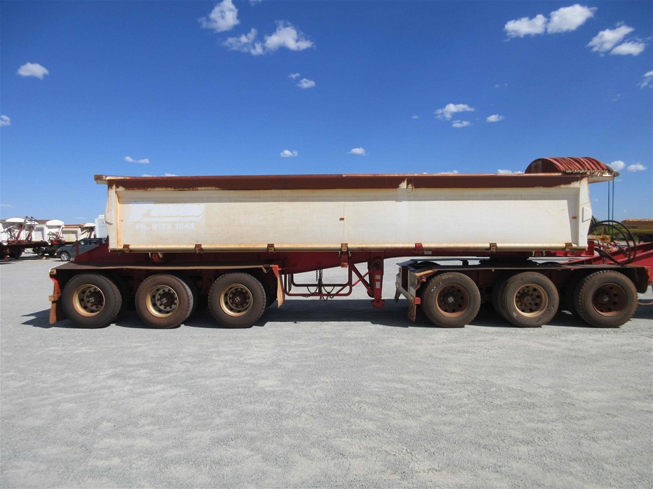 SERENELIFE Portable & Foldable Table Tennis with Net, Post & Clipper.