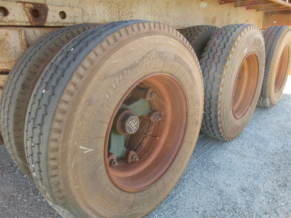 RAWLINGS Storm Girls Youth Softball/T-Ball Bat Backpack, Black/Pink.