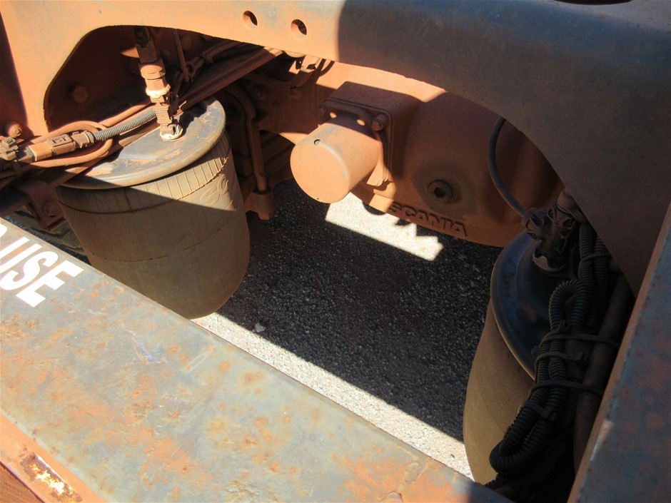 NORTHWEST Hello Kitty Woven Jacquard Throw Blanket, 46" x 60", More Bows.