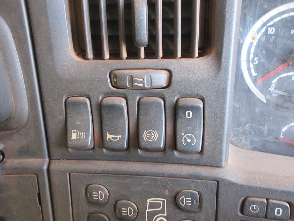 FUNKO POP! Artist Series MARVEL The Infinity Saga Hawkeye, 51, Orange Bobbl