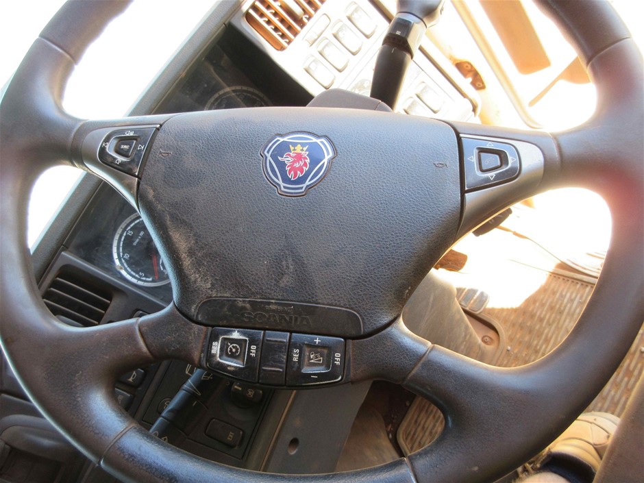 2 x Assorted PLAY-DOH Toy Play Set, Comprisng: 1 x Rainbow Swirl Icecream &