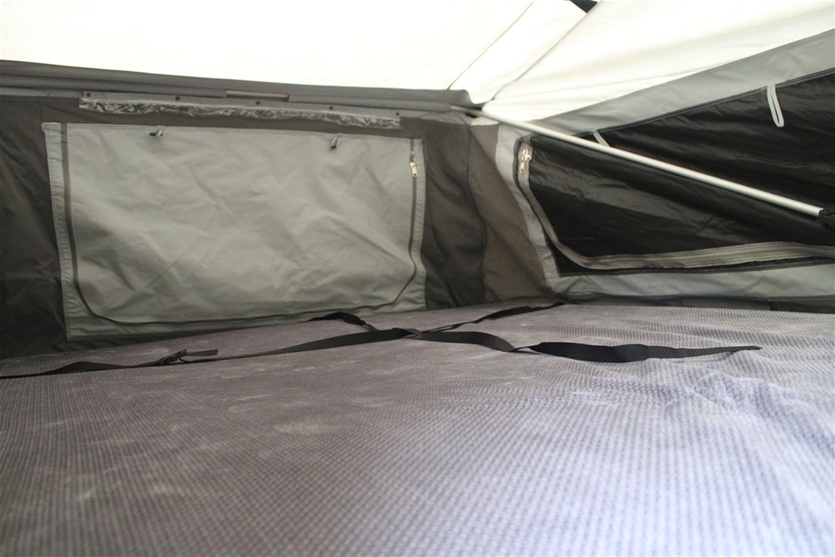 2022 Pokémon Japan Milotic CHR 070/068 Incandescent Arcana RPA 10