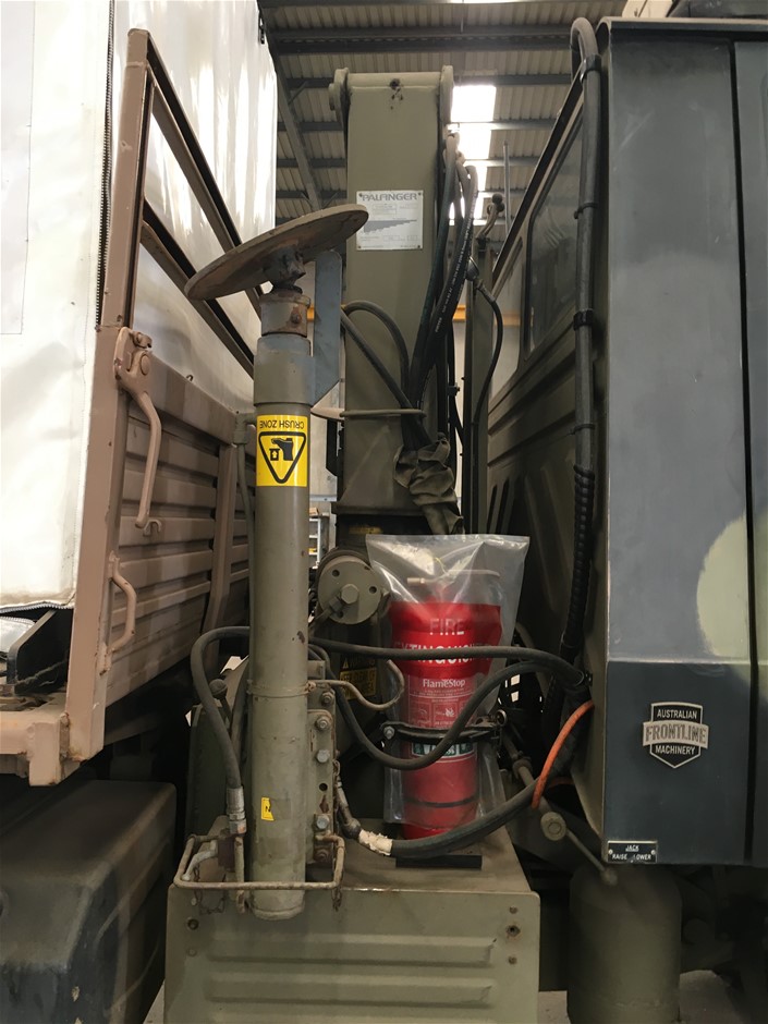 Waterproof  Watch Barrel Shaped Transparent Red Color Quartz Watch Popular