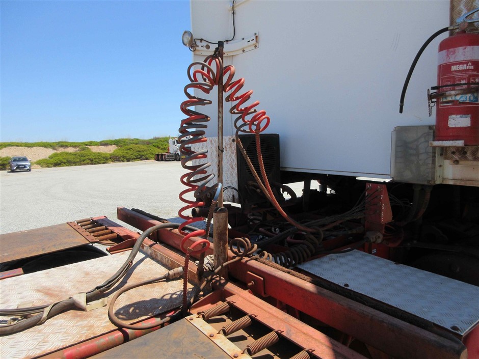 Lindeman's Gentleman's Collection Cabernet Sauvignon (6x 750mL).