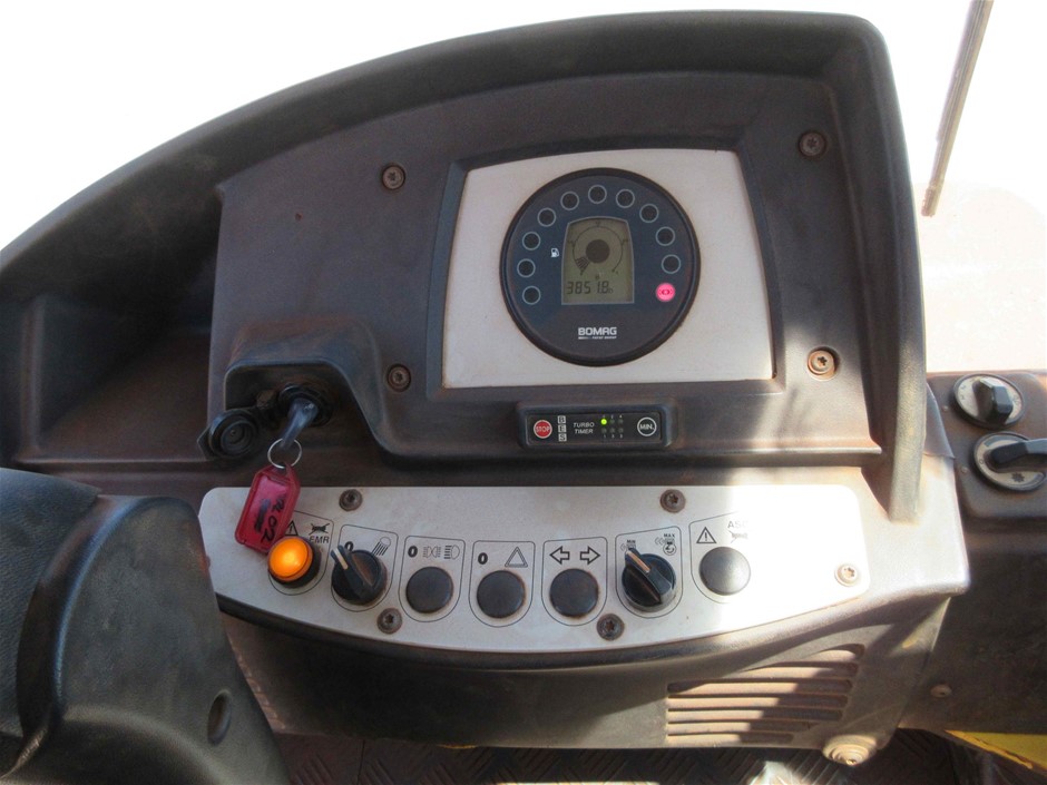 Jim Barry The Cover Drive Cabernet Sauvignon (6 x 750mL), SA.