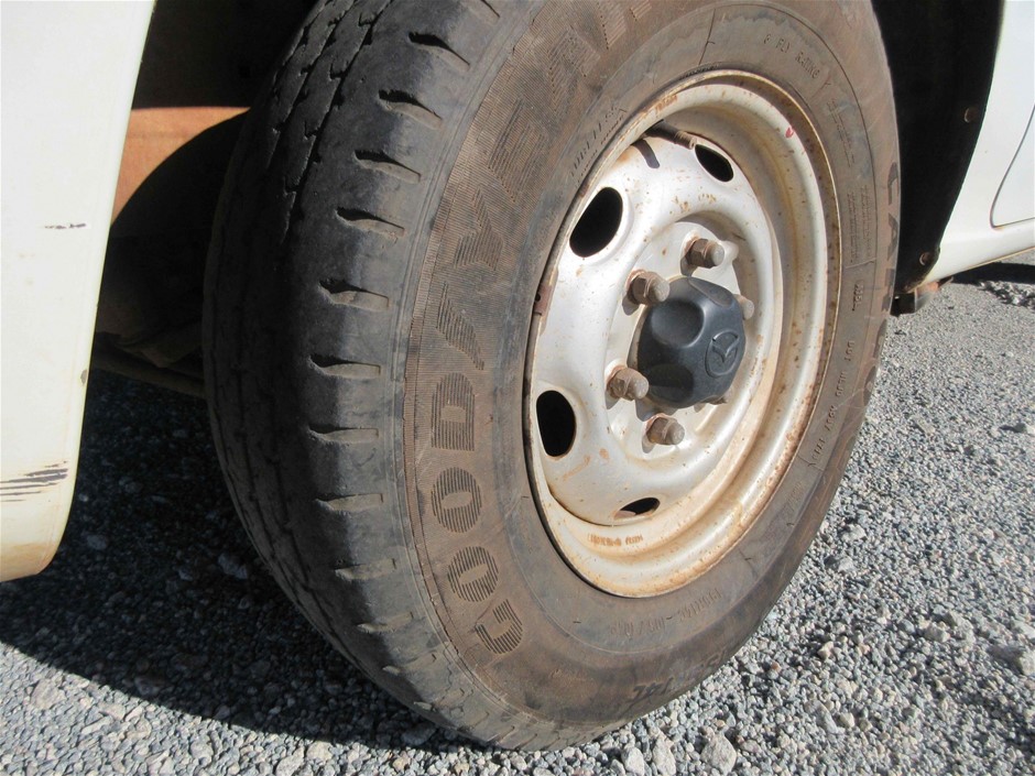 Ponte Prosecco DOC NV (6x 750mL). Italy