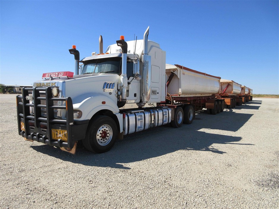 White Pearls Tiger Eye Gemstone Jewellery Jewellery Set