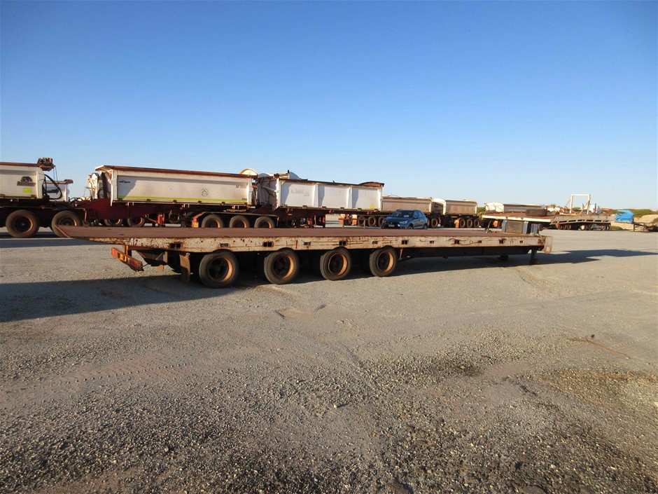 JACHS Men's Chambray Shorts, Size 40, 98% Cotton, Blue Geo.  Buyers Note -