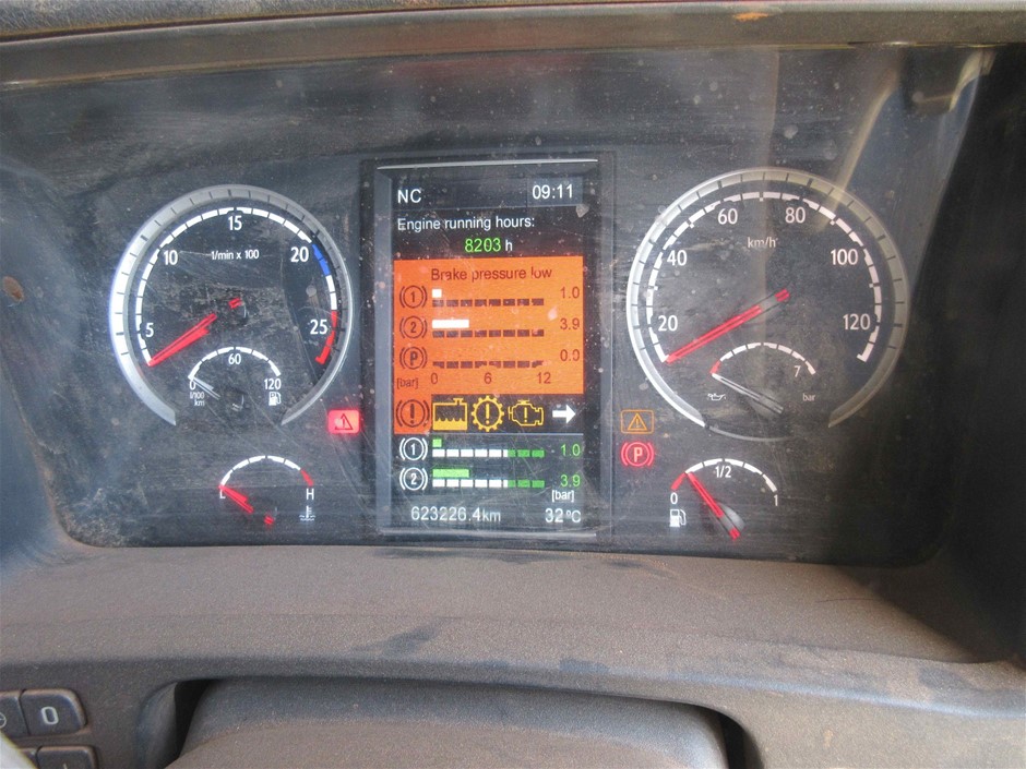 MAAJI Men's Sporty Shorts Swim Trunks, Size X-Large US, Bright Blue. RRP: U