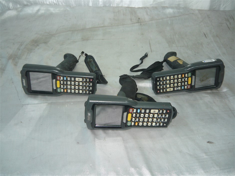 Adidas Men's 3-Stripes Swim Trunk, Size 10, Black/White.  Buyers Note - Dis