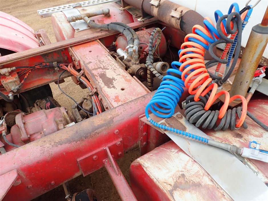 5 x 2XU Women's Sailing Short Sleeve Fibretech Tee, Size XL, White/Reflecti