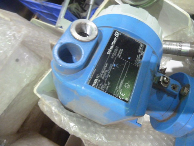 FRAICHE MAISON Microfibre Quilt, Queen, Halfmoon. NB: Not in original packa