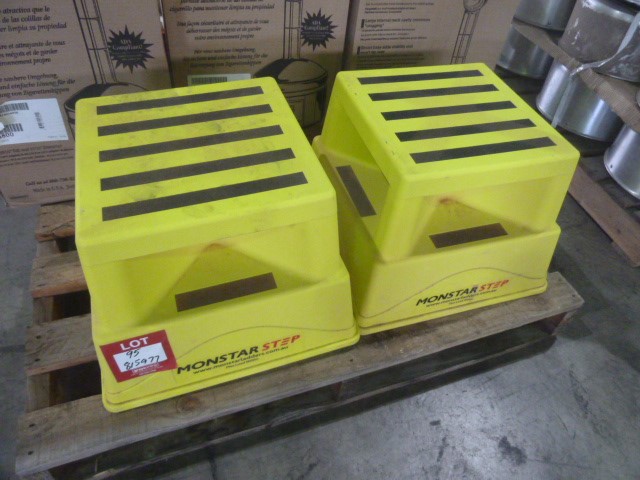 <p>2021 Isuzu FVH 300/350 8 x 4 Water Truck</p>