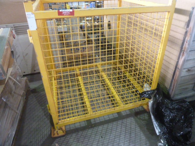 HP E27 G4 27" Monitor