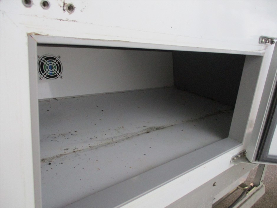 2016 UNC 50c HOLDEN HERITAGE COLLECTION HQ Kingswood COIN ON CARD