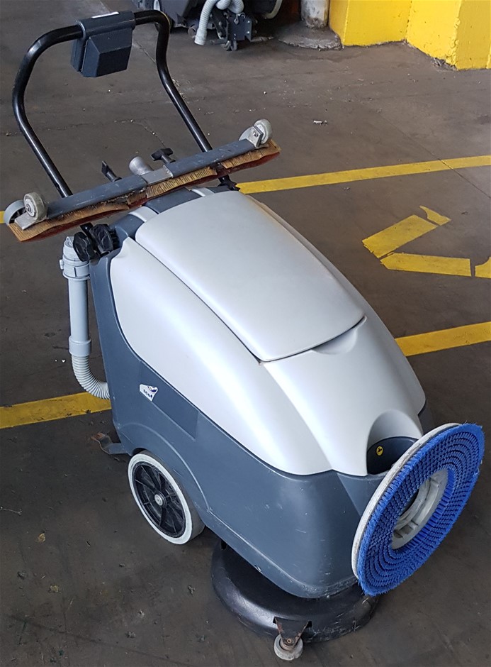 1/10 Oz 999.5 Silver Red Kangaroo & Joey 2025 Australian Bullion