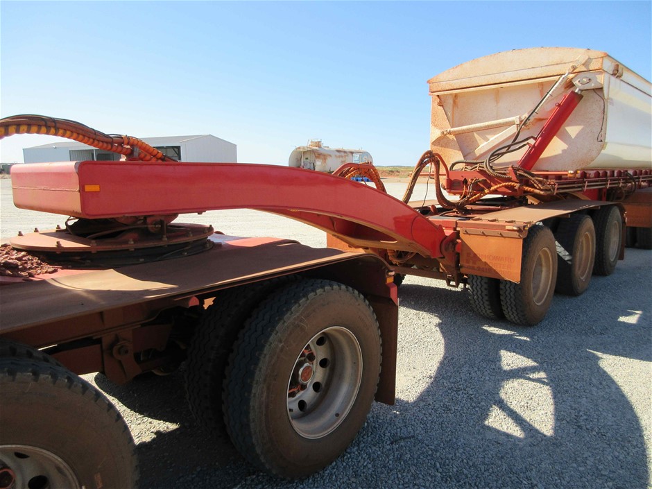 0.16 Carat White 4 round diamonds