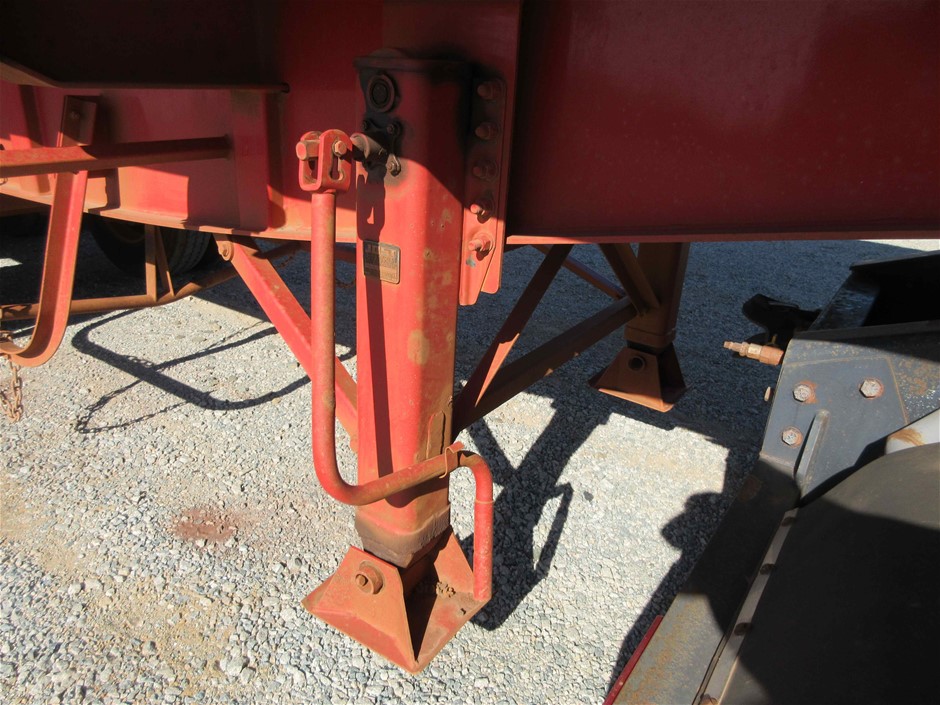 2023 $2 Matilda Light Green Coloured two dollar FIFA Soccer Coin Queen New