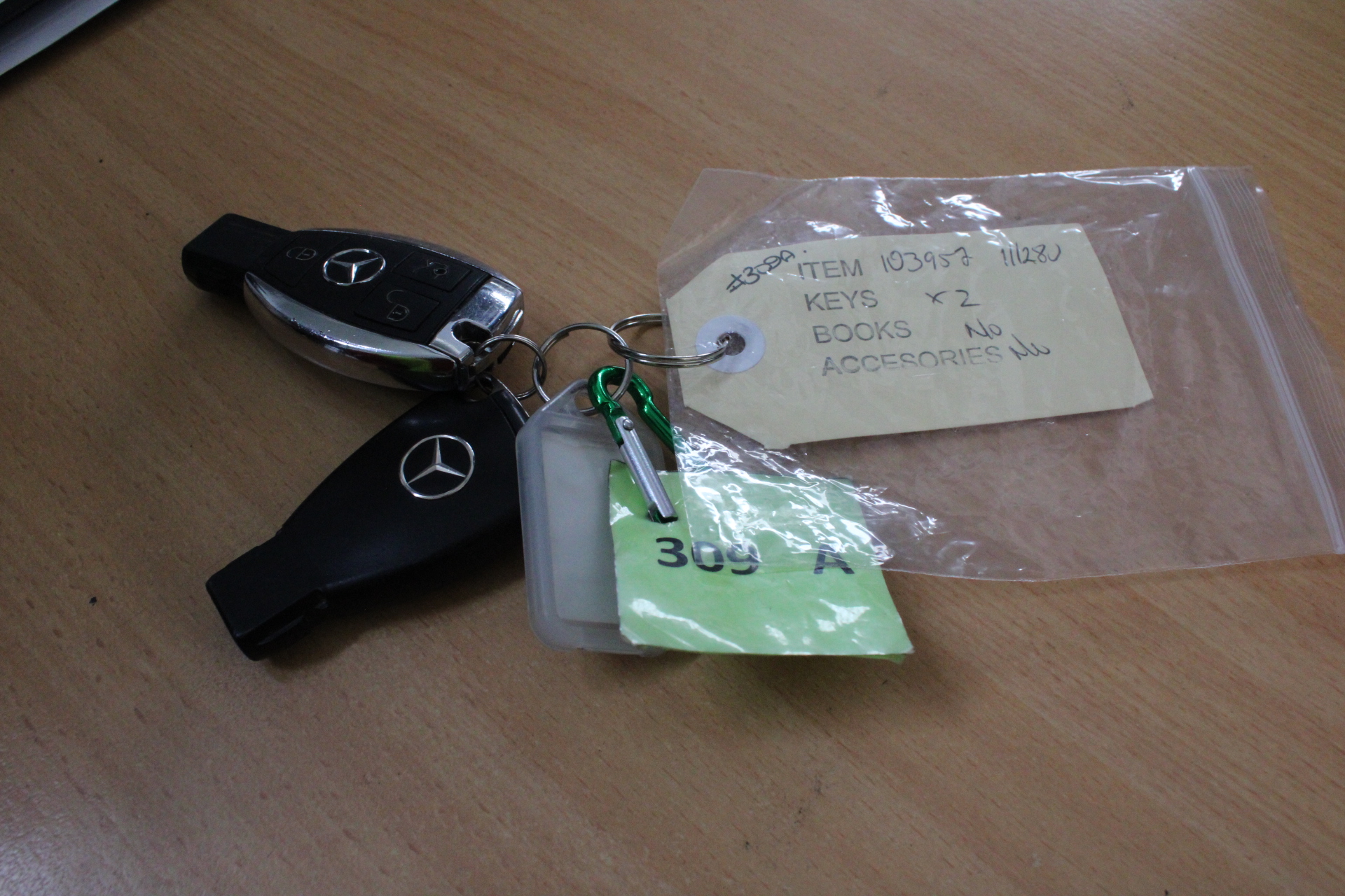 NEW!! LIMITED 2024 BLUEY DOLLARBUCK & BINGO $1 DOLLAR UNC Coin 2 CARD SET