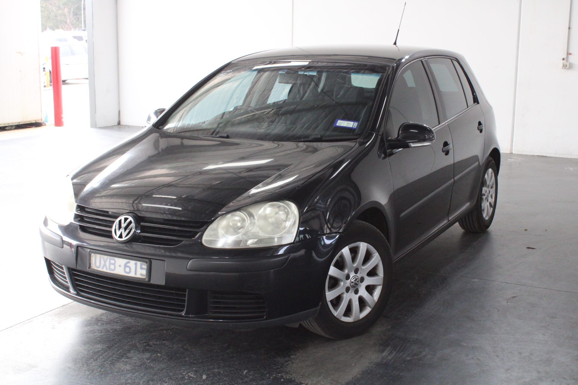 <p>2x Metal Single Bed Frames</p>