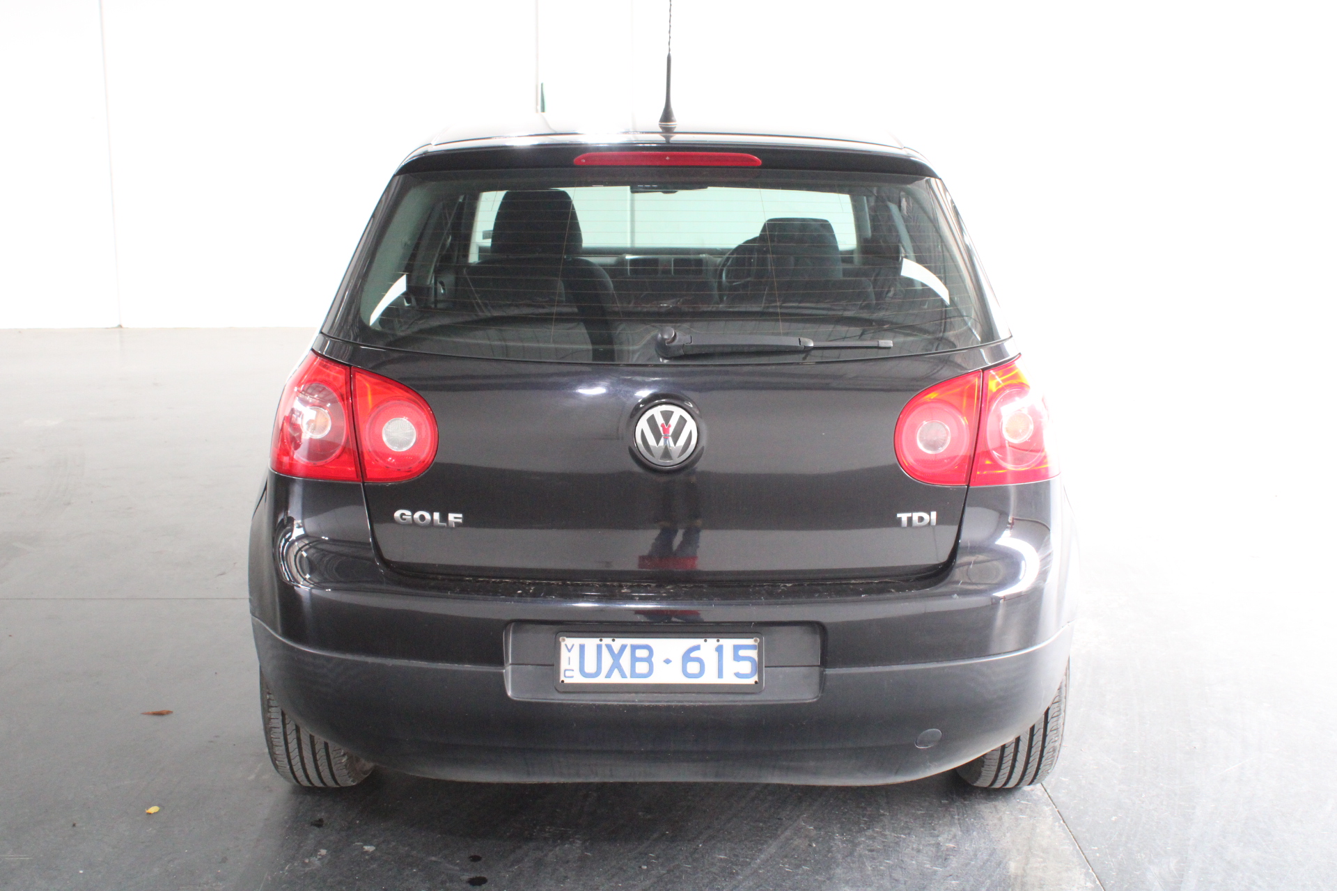 <p>9x Frosted Glass Light Fittings</p>