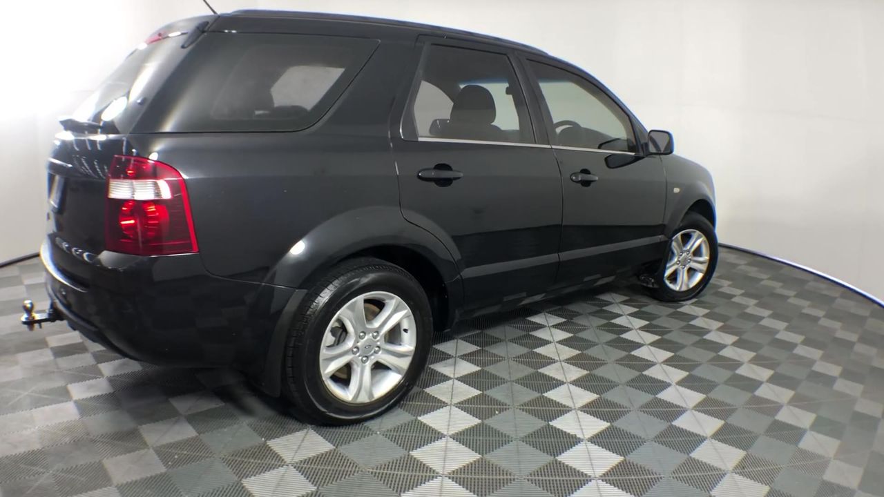 7-8mm White Pearl & White Baroque Pearl Glam Pendant.