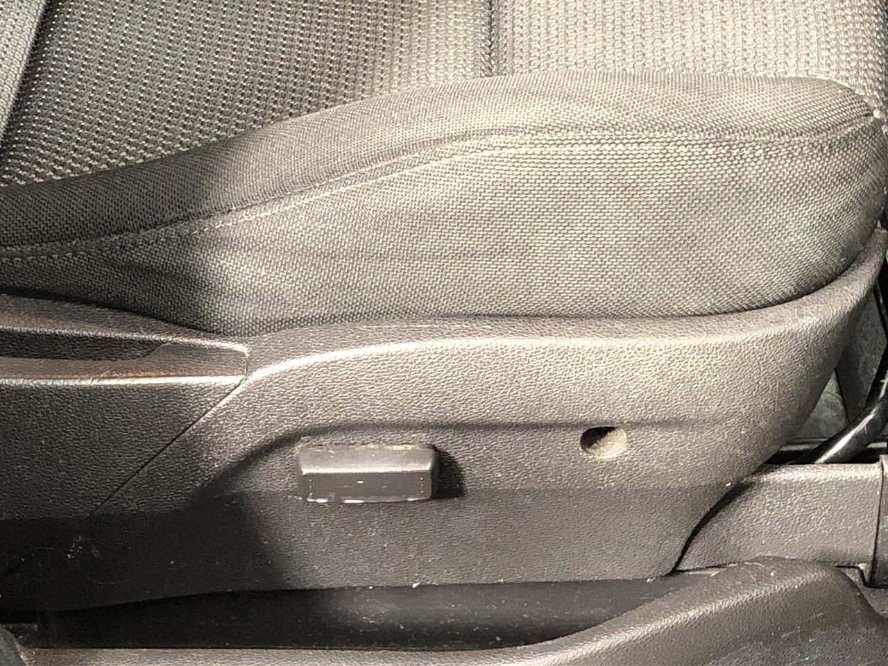 7-8mm White Pearls & Silver Plated Rhinestone Stretch Bracelet.