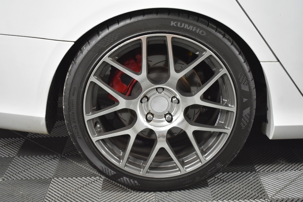 CASUAL LIVING Reversible Cooling Throw, Linen.