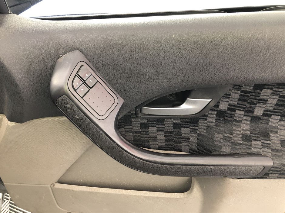 Wolf Blass Yellow Label Shiraz (6x 750mL). SA