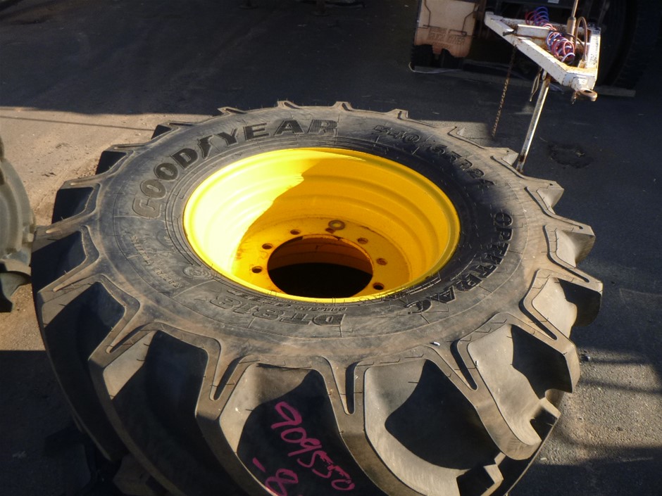 Bulk items, gold diamonds, silver coins