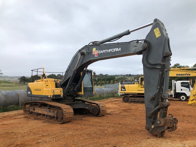 "NED KELLY" Set Of 3 x 1oz Ingots & Display Box Finished in 999 Silver