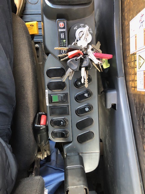 Scottsdale Gold 1/100oz 9999 Goldx 2, 1g Silver Bars x 2, 1g mint bar x 2