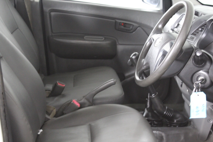 Elegant Simulated Diamonds 925 Silver Tennis Bracelet